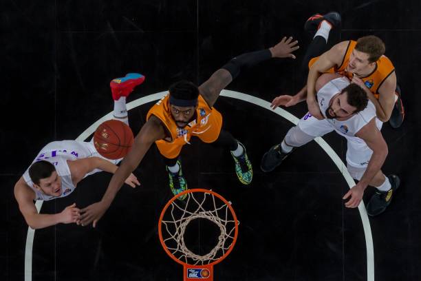 被认为是他 被认为是他