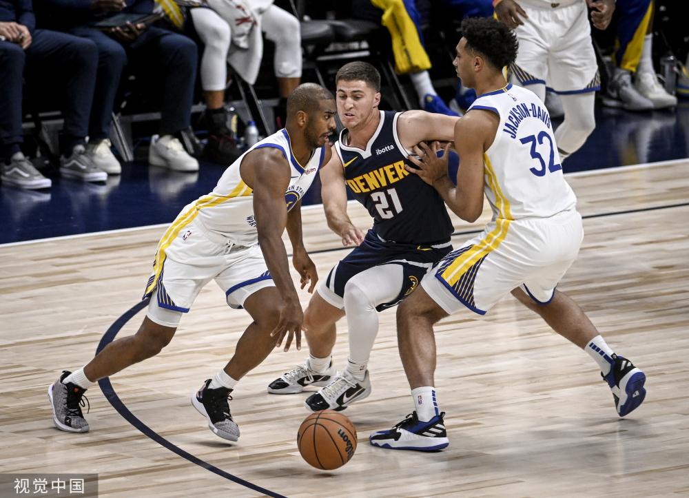 在足球比赛 在足球比赛